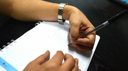 10 datos curiosos de los zurdos para celebrar su día 