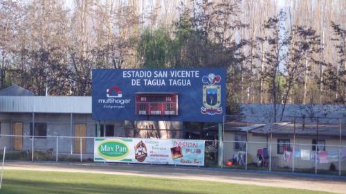 Video muestra como un jugador recibe una fuerte patada en la cabeza