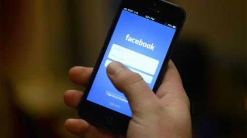 &iquest;La bater&iacute;a del tel&eacute;fono se acaba r&aacute;pido? Facebook ser&iacute;a responsable