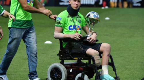 El sobreviviente del Chapecoense  se entrena con una prótesis