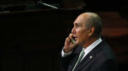 ¿Cuántos empleados tuvo Mario Taracena en el Congreso? 