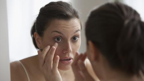 Estas son las razones por las que a veces te "brinca" el ojo