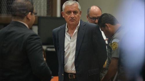 Otto Pérez se queda sin helicópteros, juez decide que pasen al Estado