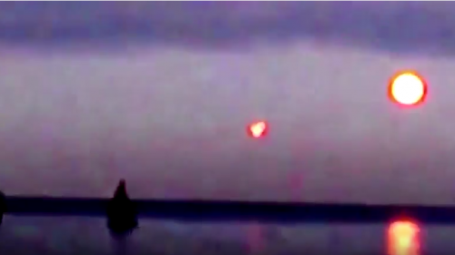 &iquest;Ovnis en el mar B&aacute;ltico? extra&ntilde;a luz roja que flota en el horizonte