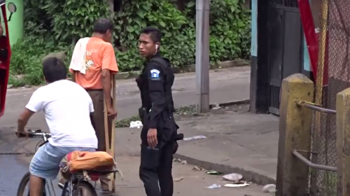 La buena acción de un agente de PNC recibe aplausos en redes sociales