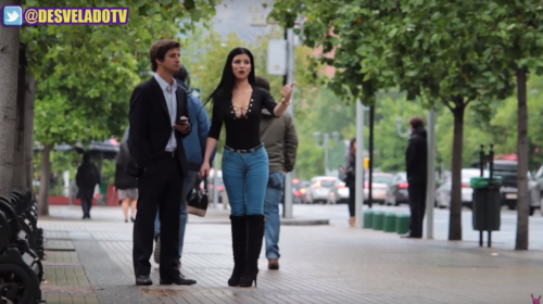 &iquest;C&oacute;mo reaccionan los hombres cuando una bella mujer les pide dinero?