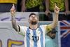 Golazo de Messi pone a Argentina a soñar con cuartos de final