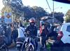 Taxistas no rotulados bloquean calles en rechazo a operativos