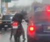 Captan a motorista atacando al conductor de un vehículo (video)