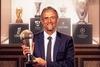 Luis Enrique gana el The Best al mejor entrenador del 2025