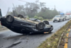 Veh&iacute;culo impacta y termina volcado en ruta Interamericana