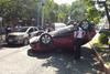 Vehículo vuelca tras accidente de tránsito en zona 11 este sábado