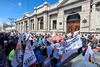 Manifestantes se dirigen al al Congreso de la Rep&uacute;blica