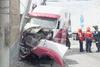 Tr&aacute;iler se empotra en una vivienda de la ruta al Atl&aacute;ntico