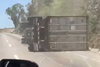 Impactante video: as&iacute; volc&oacute; un cami&oacute;n en plena ruta al Atl&aacute;ntico
