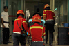 Hombre acciona arma de fuego por accidente y resulta herido