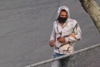 Alertan por hombre que intimida a conductores en El Tr&eacute;bol 