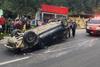 Triple colisi&oacute;n deja carros volcados en la ruta Interamericana