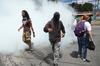 Manifestantes causan disturbios en la entrada de la USAC (video)