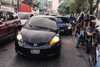 Conductor ebrio colisiona contra varios veh&iacute;culos en zona 12