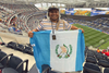 Chavo del 8 guatemalteco roba miradas en estadio de Los &Aacute;ngeles