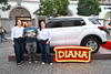 DIANA realiza la entrega de un carro a ganador de su campa&ntilde;a 