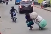 Graban momento en que atropellan a vendedora
