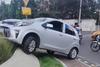 Auto se empotra en monumento tras colisi&oacute;n en ruta al Atl&aacute;ntico
