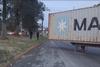 Contenedor se desprende y afecta el tr&aacute;nsito en ruta al Pac&iacute;fico