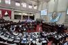 Congreso elimina el IUSI a viviendas y lo mantiene en comercios
