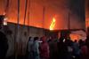 Incendian casa de jueza tras desalojo de mujer de la tercera edad