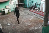 Graban a un hombre que entra a robar a un inmueble