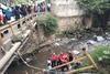 Conductor resulta herido tras caer de un puente en zona 24