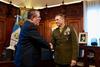 Jefe del Comando Sur de EEUU se re&uacute;ne con el presidente Ar&eacute;valo