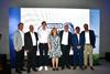 Universales lanza seguros para conductores y productores