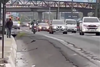 Captan a motociclista poni&eacute;ndose en riesgo (video)