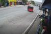 C&aacute;mara capta momento en que tuctuc provoca un accidente y huye