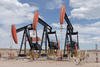 Petr&oacute;leo con ligera alza por incertidumbre en Medio Oriente