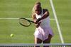 Serena Williams vuelve del retiro con victoria en Queen's