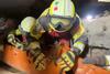 Rescatistas mexicanos localizan a ni&ntilde;o tras sismos en Venezuela
