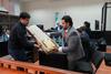 MP presenta armas y uniformes en caso de odont&oacute;logo Mart&iacute;nez