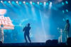 Saxofonista Arturo Xicay cae del escenario en evento 
