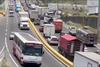 Reportan tr&aacute;nsito lento en ruta al Pac&iacute;fico por un incidente vial