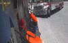 &iexcl;Se salva de milagro! Autob&uacute;s se empotra en una ferreter&iacute;a