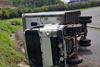 &iexcl;Cami&oacute;n volcado! Accidente en Pal&iacute;n, Escuintla, queda grabado 
