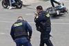 Momento en que agentes capturan a un sicario en zona 18