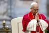La cirug&iacute;a pulmonar del papa termina con &eacute;xito, dice el Vaticano