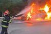 Veh&iacute;culo se incendia y complica el paso en ruta al Atl&aacute;ntico