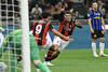 Milan vence a Inter en el derbi y acaba con su invicto en liga