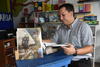 Manfred Morales lanza libro sobre las fichas de finca en Guate